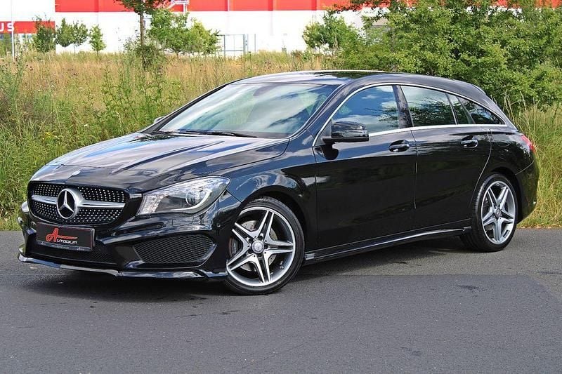 Schwarz Gebraucht 2016 Mercedes CLA220 Shooting Brake AMG Kombi | 20.990 € (Fairer Preis) - Bild 1/4