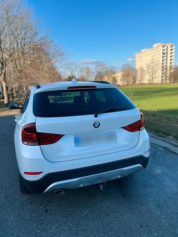 Gebraucht BMW X1 143 PS (105 kW) 2012 Weiß SUV