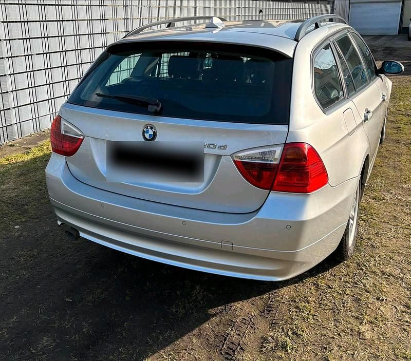 Gebraucht BMW 320 163 PS (119 kW) 2006 Silber Kombi