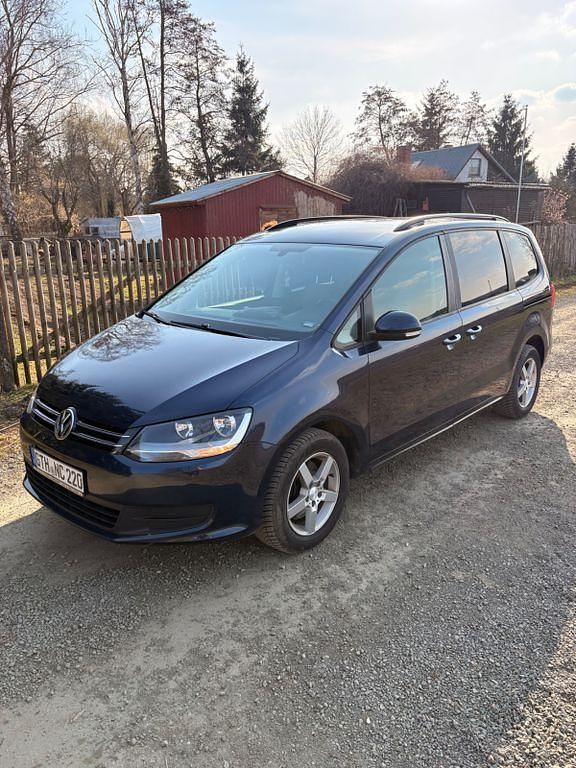 Gebraucht VW Sharan Trendline 140 PS (102 kW) 2011 Blau Van / Kleinbus