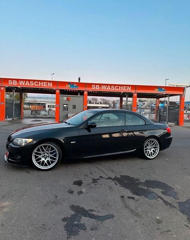 Gebraucht BMW 325 Cabriolet 204 PS (150 kW) 2011 Schwarz Cabrio