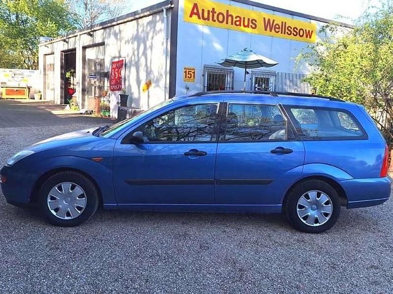 Second-hand Ford Focus 116 CP (85 kW) 1999 Albastru Break