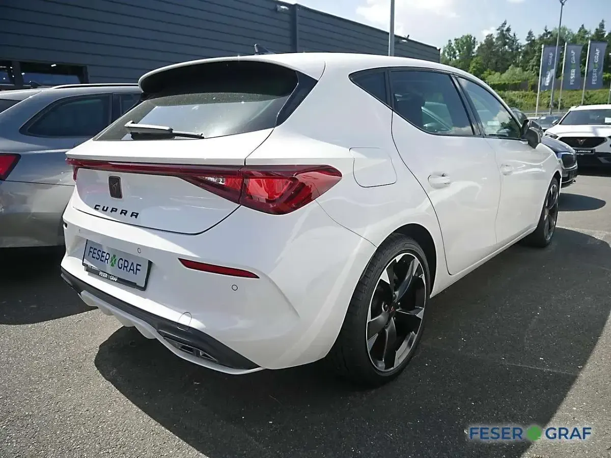 Gebraucht Cupra Leon 150 PS (110 kW) 2023 Weiß Limousine