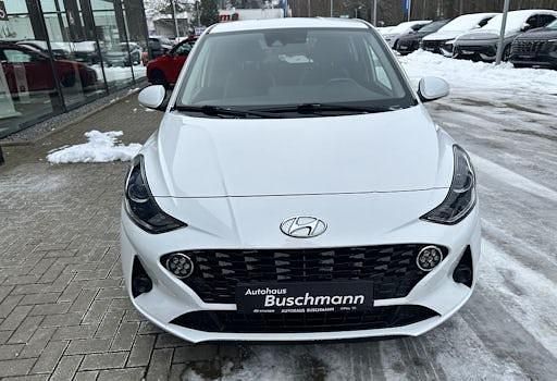Gebraucht Hyundai i10 Edition 30 67 PS (49 kW) 2021 Polar white uni Kleinwagen