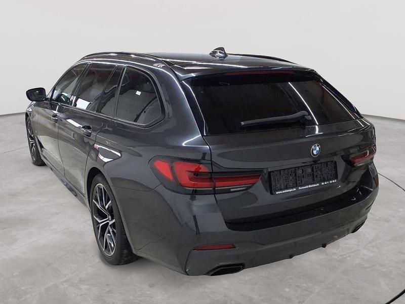 Gebraucht BMW 540 Sport Line 340 PS (250 kW) 2022 Sophistograu brillanteffekt metallic Kombi