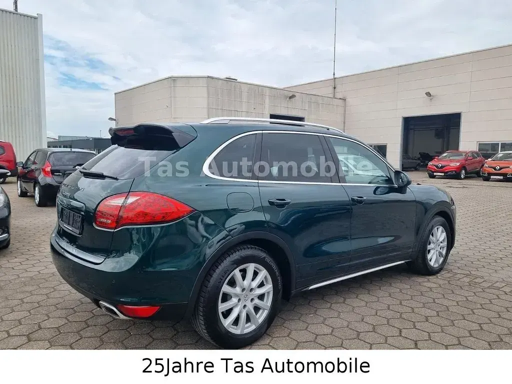 Gebraucht Porsche Cayenne 239 PS (175 kW) 2010 Jetgruen SUV
