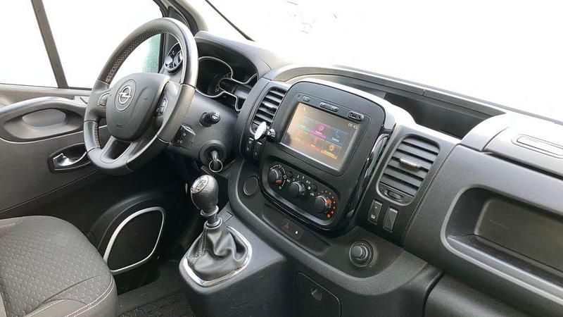 Gebraucht Opel Vivaro S 125 PS (91 kW) 2016 Weiß Van / Kleinbus
