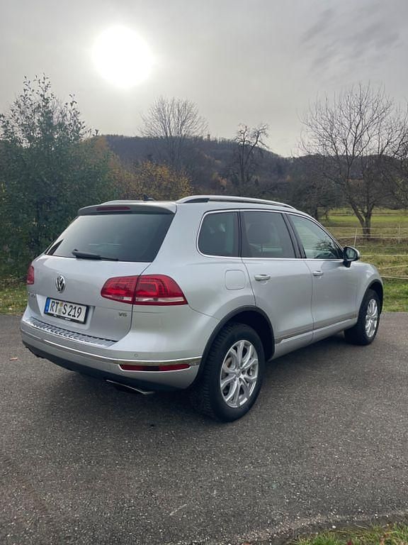 Silber Gebraucht 2016 VW Touareg SUV | 24.000 € - Bild 1/4