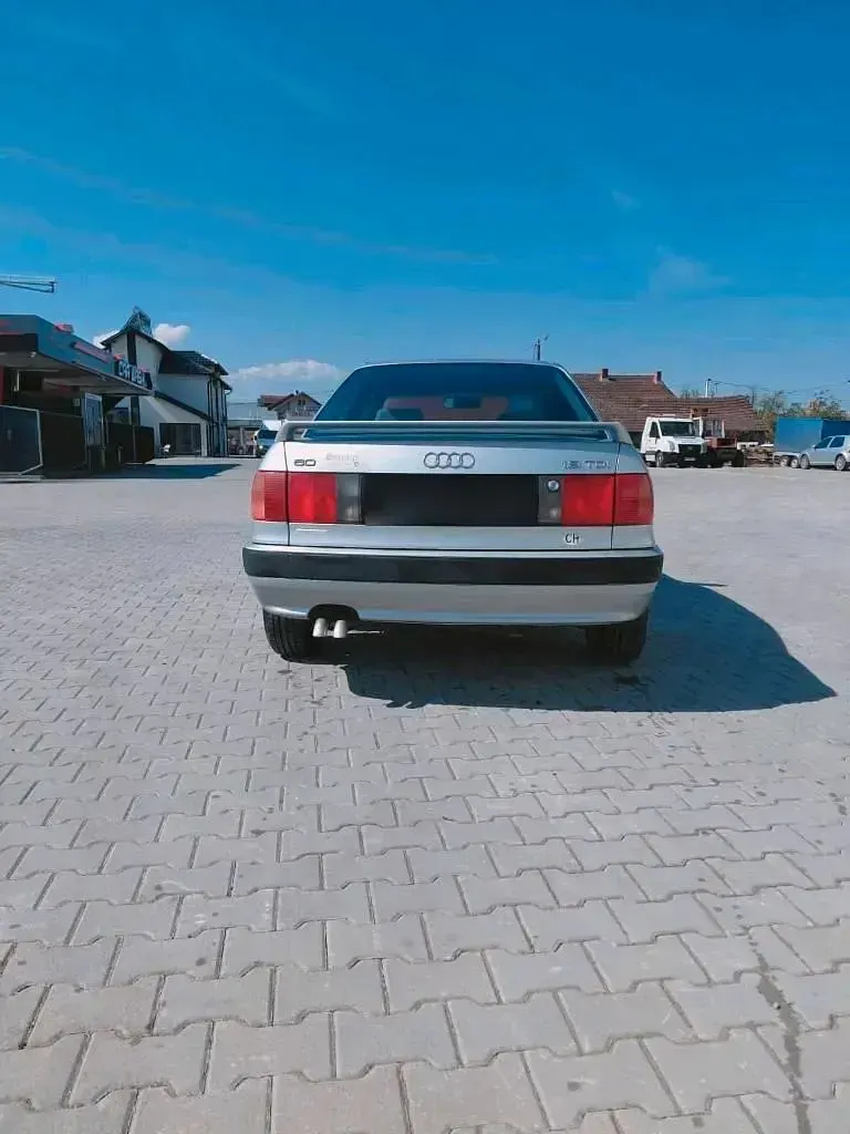 Gebraucht Audi 80 90 PS (66 kW) 1993 Silber Limousine