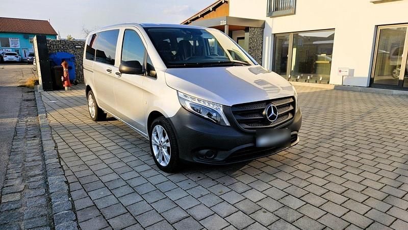 Gebraucht Mercedes Vito 163 PS (119 kW) 2018 Silber Van