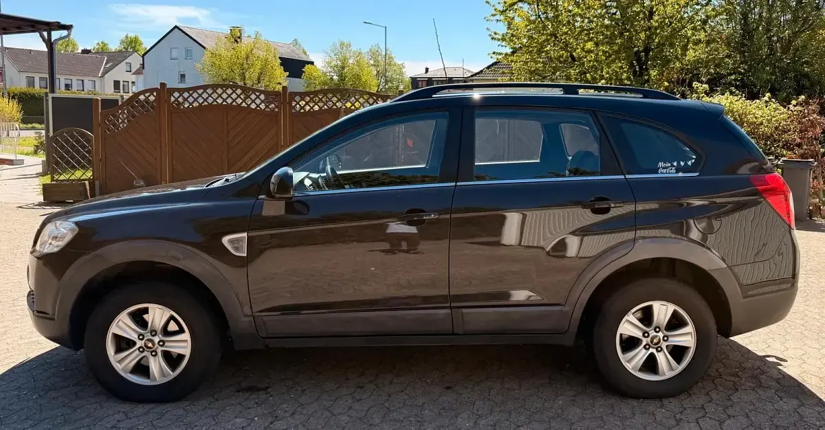 Używany Chevrolet Captiva LS 150 KM (110 kW) 2011 Czarny SUV