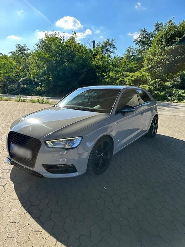 Andere außenfarben Gebraucht 2014 Audi A3 S-Line Limousine | 11.900 € (Guter Preis) - Bild 1/4