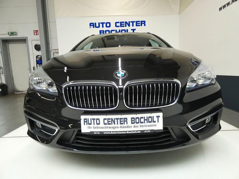 Schwarz Gebraucht 2015 BMW 218 Active Tourer Luxury Line Van / Kleinbus | 13.980 € (Fairer Preis) - Bild 1/4