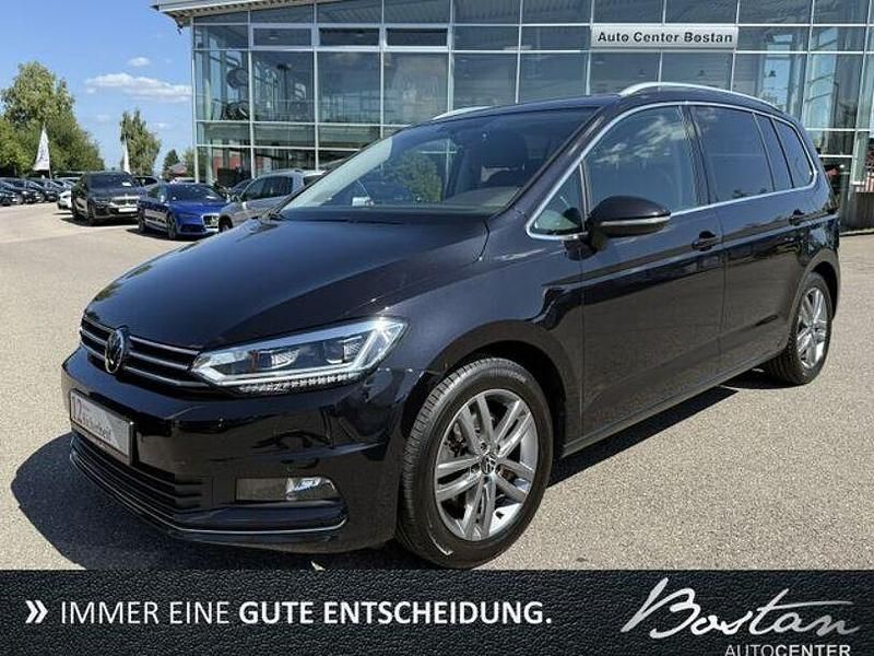 Schwarz metallic Gebraucht 2021 VW Touran Highline Van / Kleinbus | 19.900 € (Superpreis) - Bild 1/4