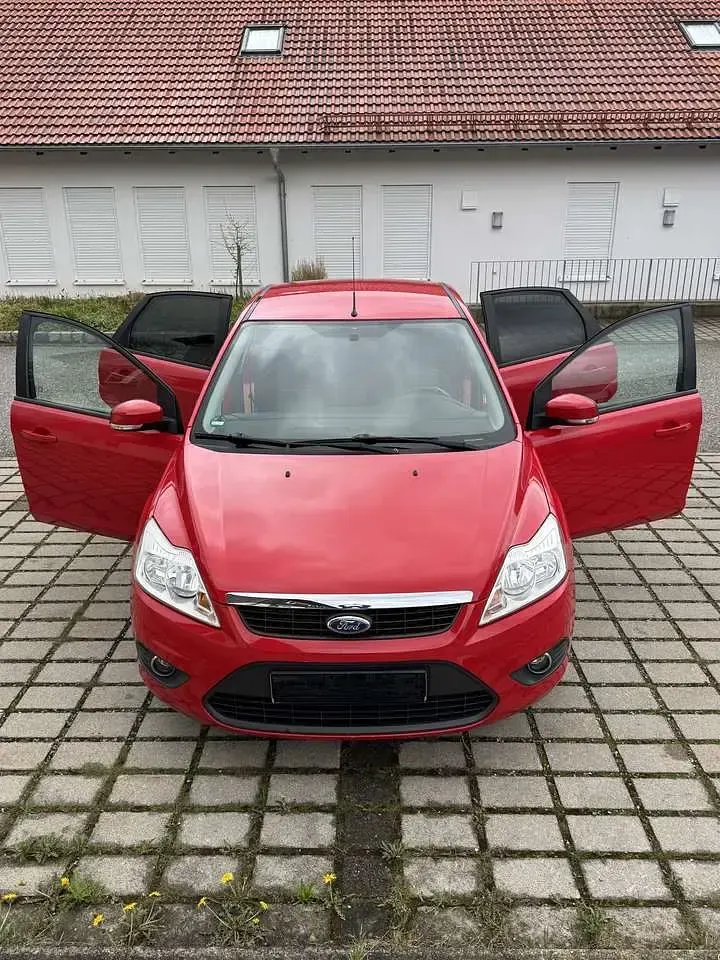 Gebraucht Ford Focus Style 101 PS (74 kW) 2010 Limousine