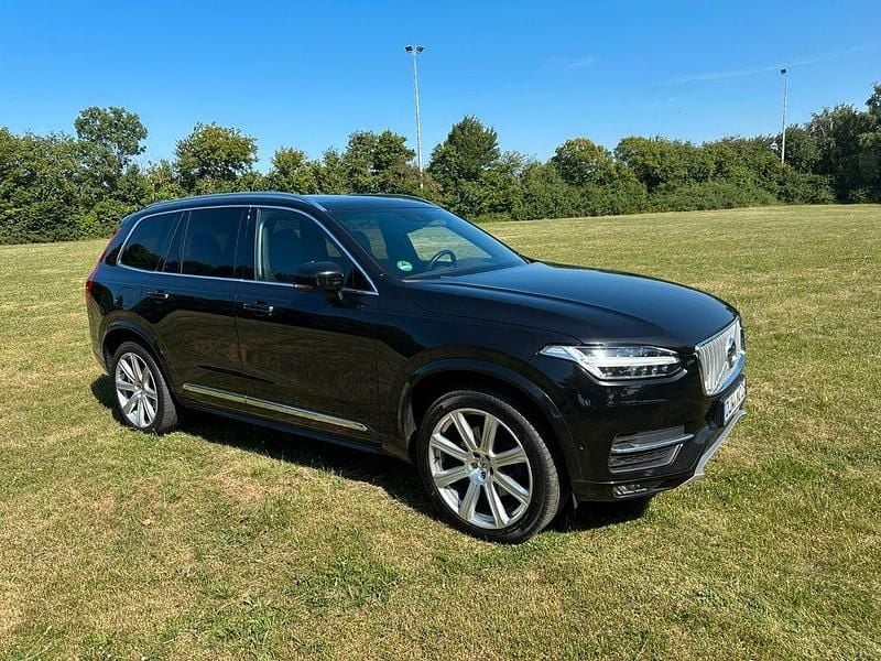Schwarz Gebraucht 2016 Volvo XC90 Inscription SUV | 22.800 € (Superpreis) - Bild 1/4