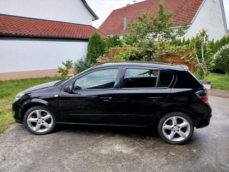 Gebraucht Opel Astra 116 PS (85 kW) 2008 Schwarz Limousine