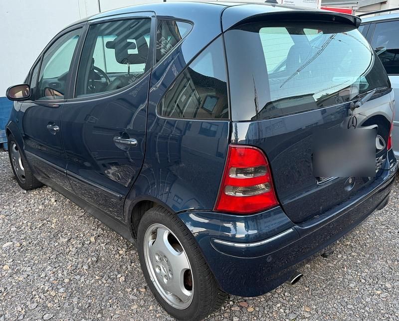 Blau Gebraucht 2002 Mercedes A200 Limousine | 3.100 € (Etwas zu teuer) - Bild 1/4