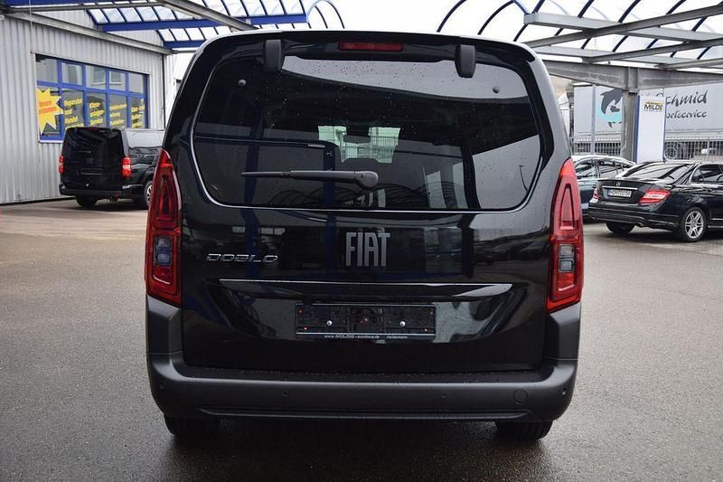 Neu Fiat Doblò 131 PS (96 kW) 2025 Schwarz Van / Kleinbus