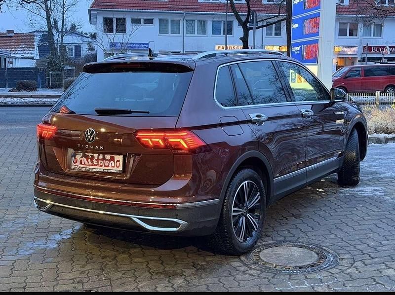 Usata VW Tiguan Elegance 150 CV (110 kW) 2022 Marrone SUV