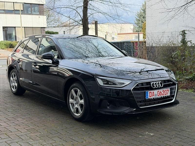 Gebraucht Audi A4 Basis 150 PS (110 kW) 2022 Schwarz Kombi