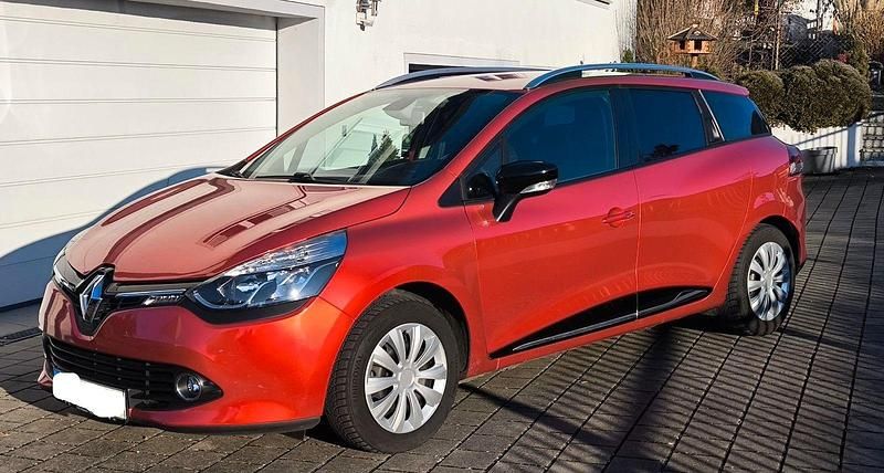 Rot Gebraucht 2014 Renault Clio GrandTour Dynamique Kombi | 6.890 € - Bild 1/4