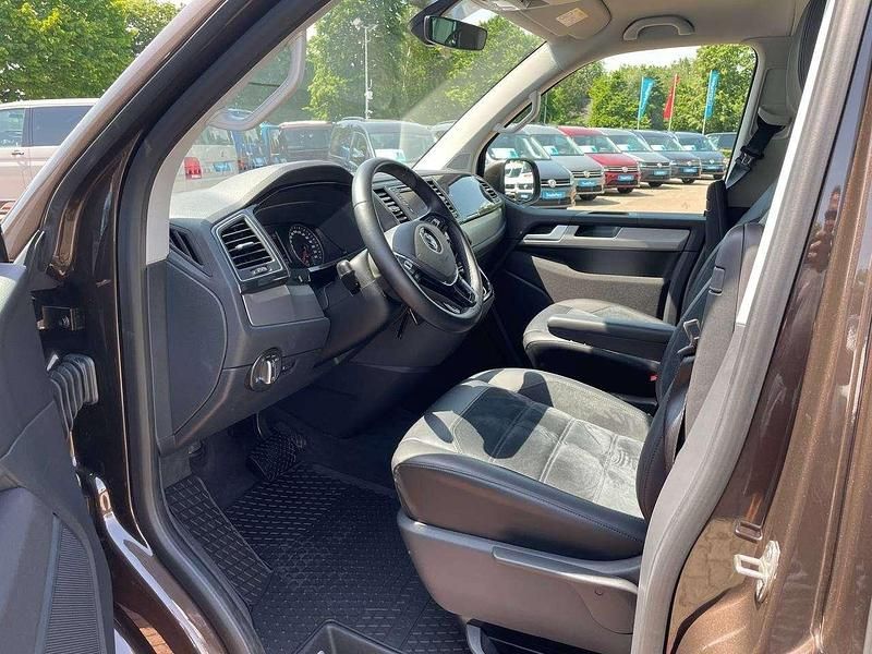 Gebraucht VW Multivan 204 PS (150 kW) 2019 Braun Van / Kleinbus