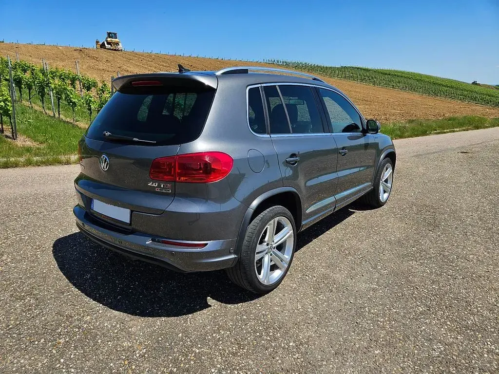 Gebraucht VW Tiguan LOUNGE 216 PS (158 kW) 2015 Grau SUV