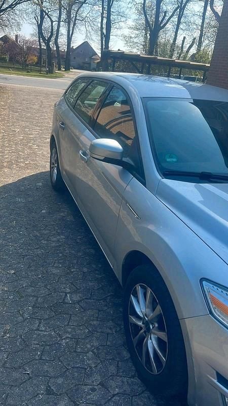 Gebraucht Ford Mondeo 116 PS (85 kW) 2014 Silber Kombi