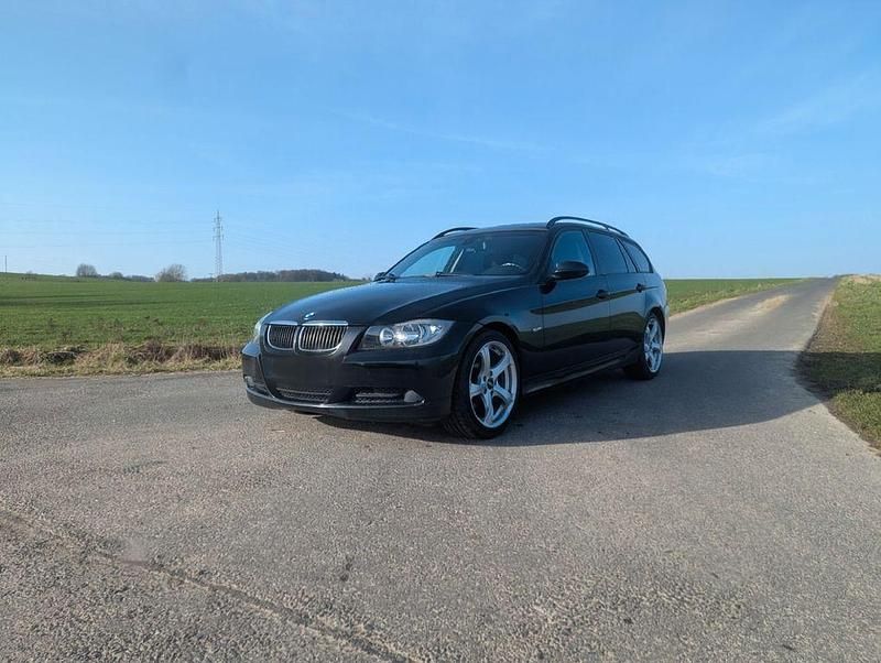 Gebraucht BMW 320 170 PS (125 kW) 2007 Schwarz Limousine