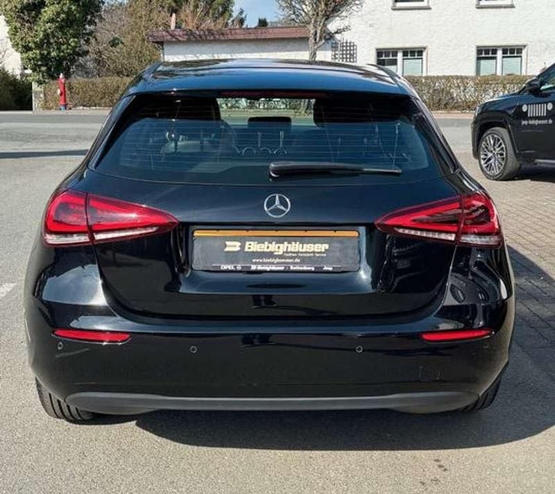 Gebraucht Mercedes A200 163 PS (119 kW) 2018 Schwarz Limousine