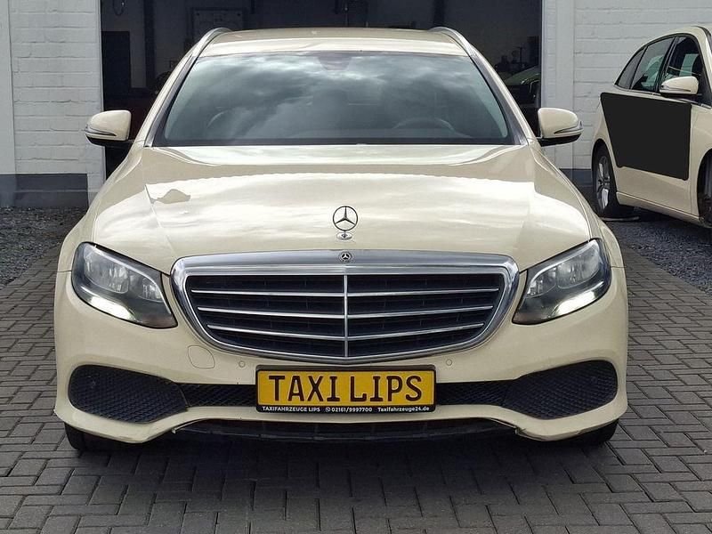 Gebraucht Mercedes E300 194 PS (142 kW) 2019 Hellelfenbein  unilack Limousine