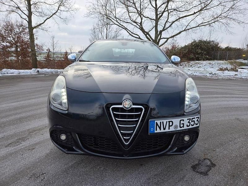 Gebraucht Alfa Romeo Giulietta Super 120 PS (88 kW) 2011 Schwarz Limousine
