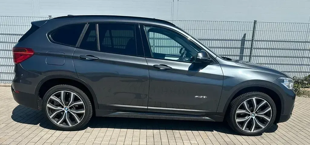 Gebraucht BMW X1 Sport Line 140 PS (102 kW) 2018 Grau SUV