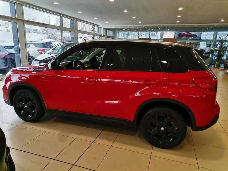 Gebraucht Suzuki Vitara Comfort+ 140 PS (102 kW) 2018 Rot SUV