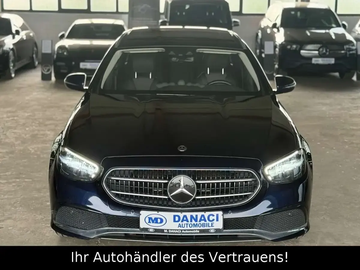 Gebraucht Mercedes E220 Avantgarde 194 PS (142 kW) 2021 Cavansitblau Kombi