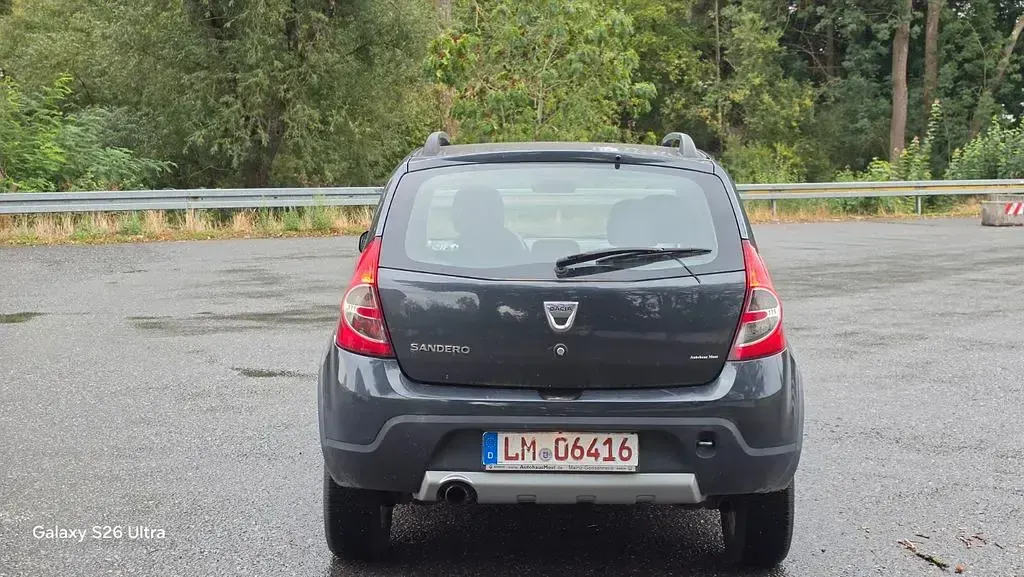 Gebraucht Dacia Sandero Stepway 84 PS (61 kW) 2012 Grau SUV