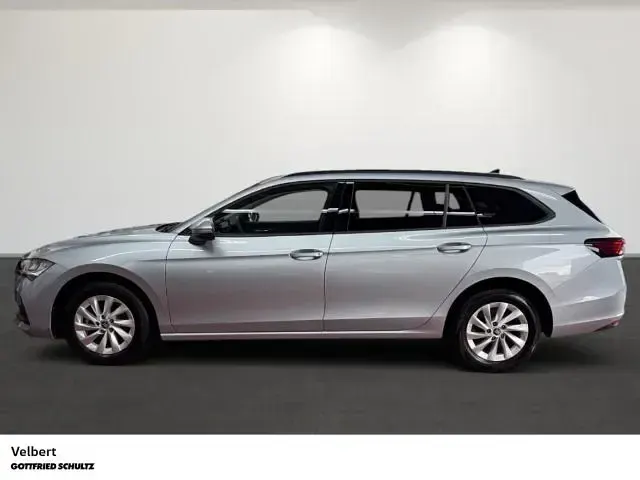 Gebraucht Skoda Superb Essence 150 PS (110 kW) 2025 Silber Kombi
