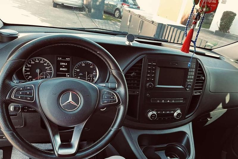 Gebraucht 2016 Mercedes Vito Van / Kleinbus | 35.000 € - Bild 1/4