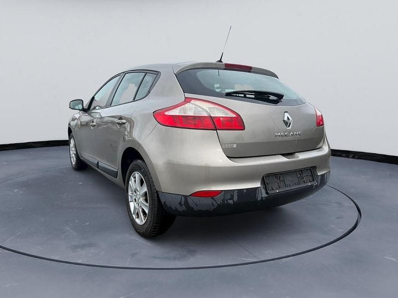Gebraucht Renault Mégane Expression 101 PS (74 kW) 2012 Stone Limousine
