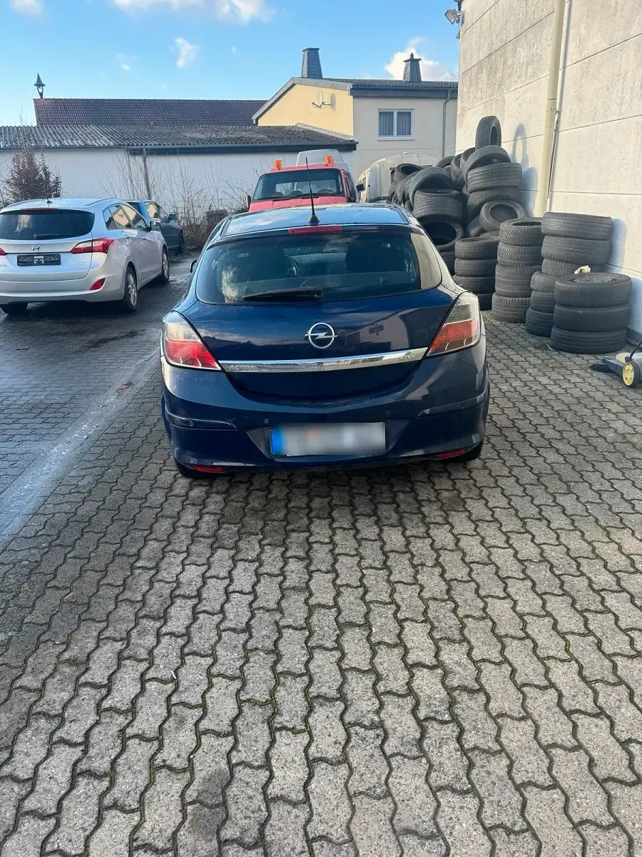Gebraucht Opel Astra GTC 140 PS (102 kW) 2006 Blau Kleinwagen