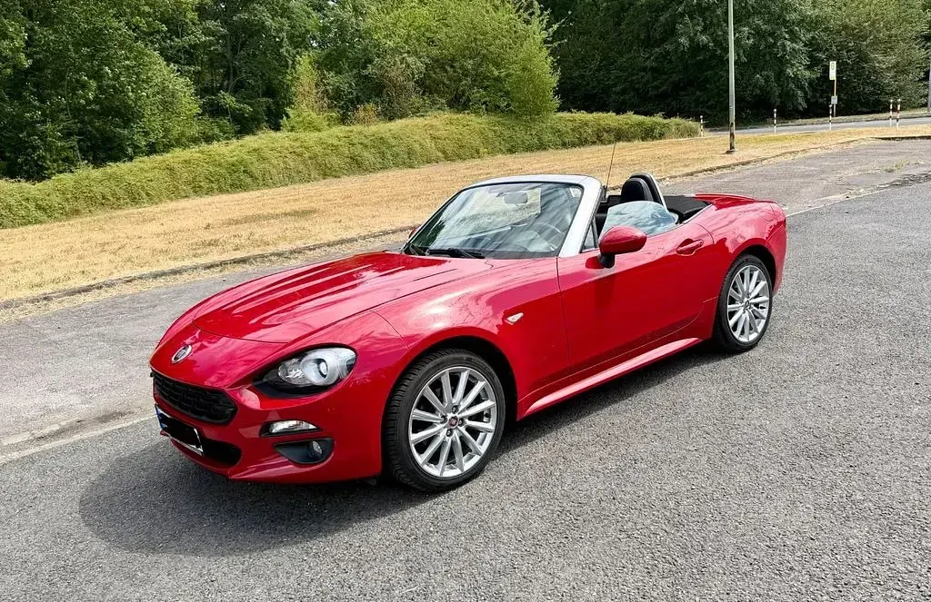 Gebraucht Fiat 124 Spider Lusso 140 PS (102 kW) 2017 Rot Cabrio