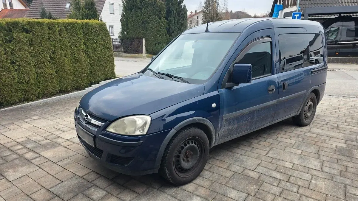 Occasion Opel Combo 69 ch (50 kW) 2008 Bleue Monospace