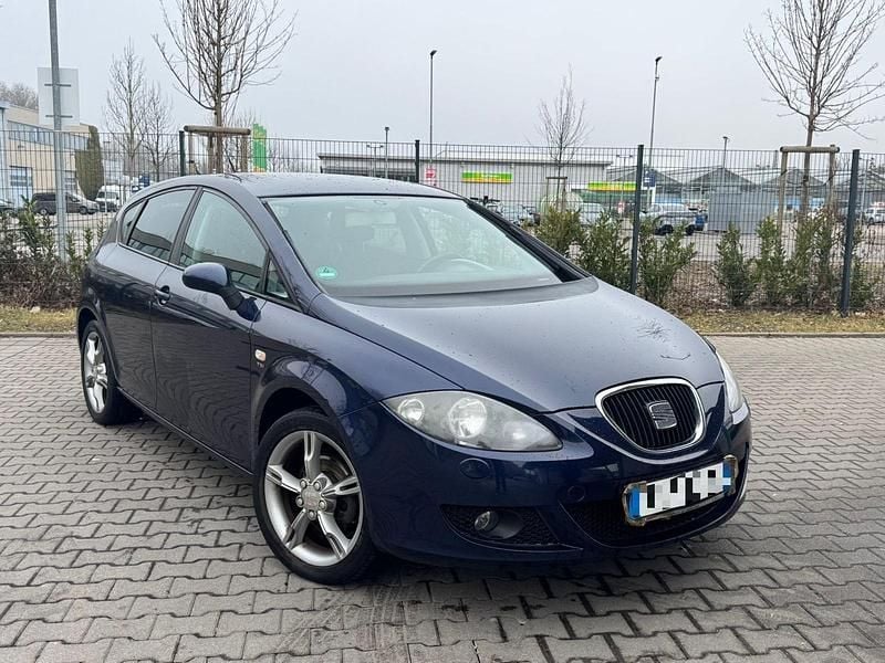 Blau Gebraucht 2009 Seat Leon Kleinwagen | 2.499 € (Guter Preis) - Bild 1/4