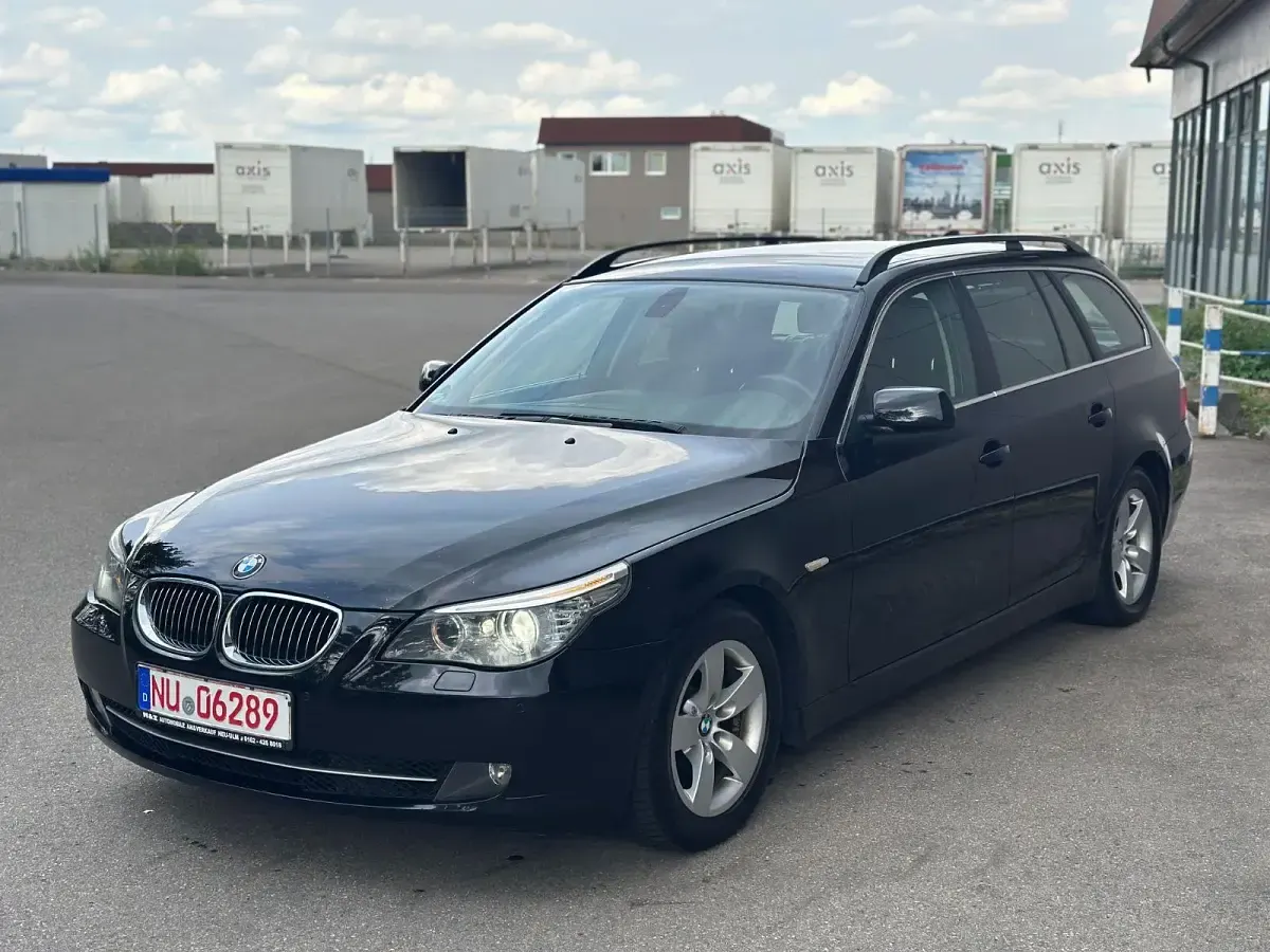 Gebraucht BMW 525 197 PS (144 kW) 2007 Schwarz Kombi