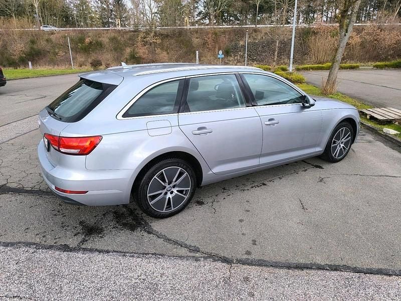 Gebraucht Audi A4 150 PS (110 kW) 2015 Silber Kombi