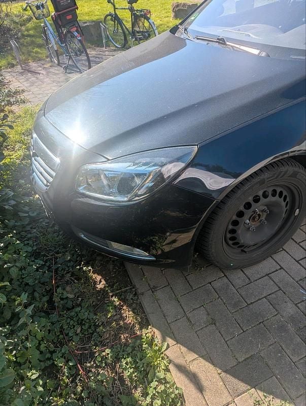 Gebraucht Opel Insignia 163 PS (119 kW) 2011 Schwarz Kombi