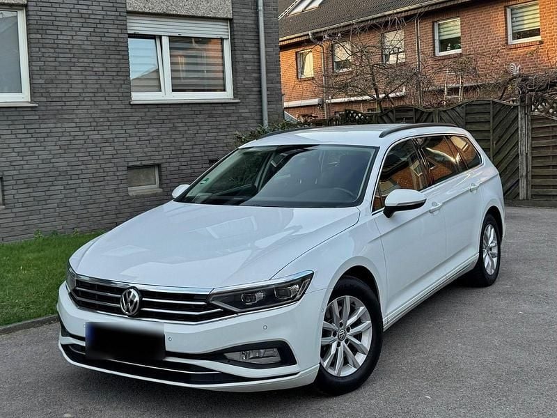 Gebraucht VW Passat Elegance 150 PS (110 kW) 2020 Weiß Kombi