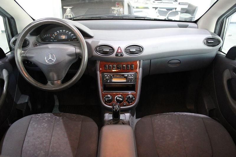 Gebraucht Mercedes A140 Elegance 82 PS (60 kW) 2002 Polarsilber Van / Kleinbus