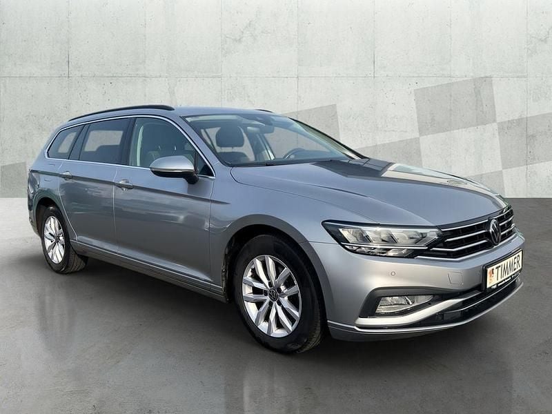 Gebraucht VW Passat Business 150 PS (110 kW) 2022 Silber Kombi